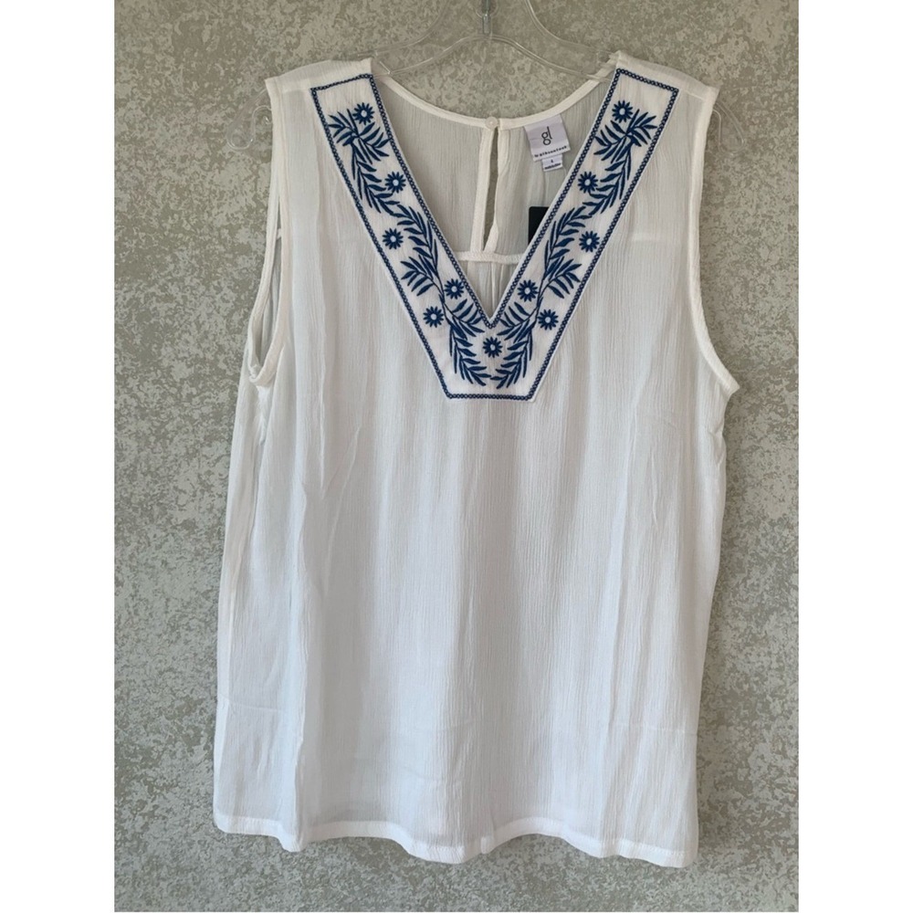 Gibsonlook Women's Large White Sleeveless Tank with Blue Embroidered V-Neck